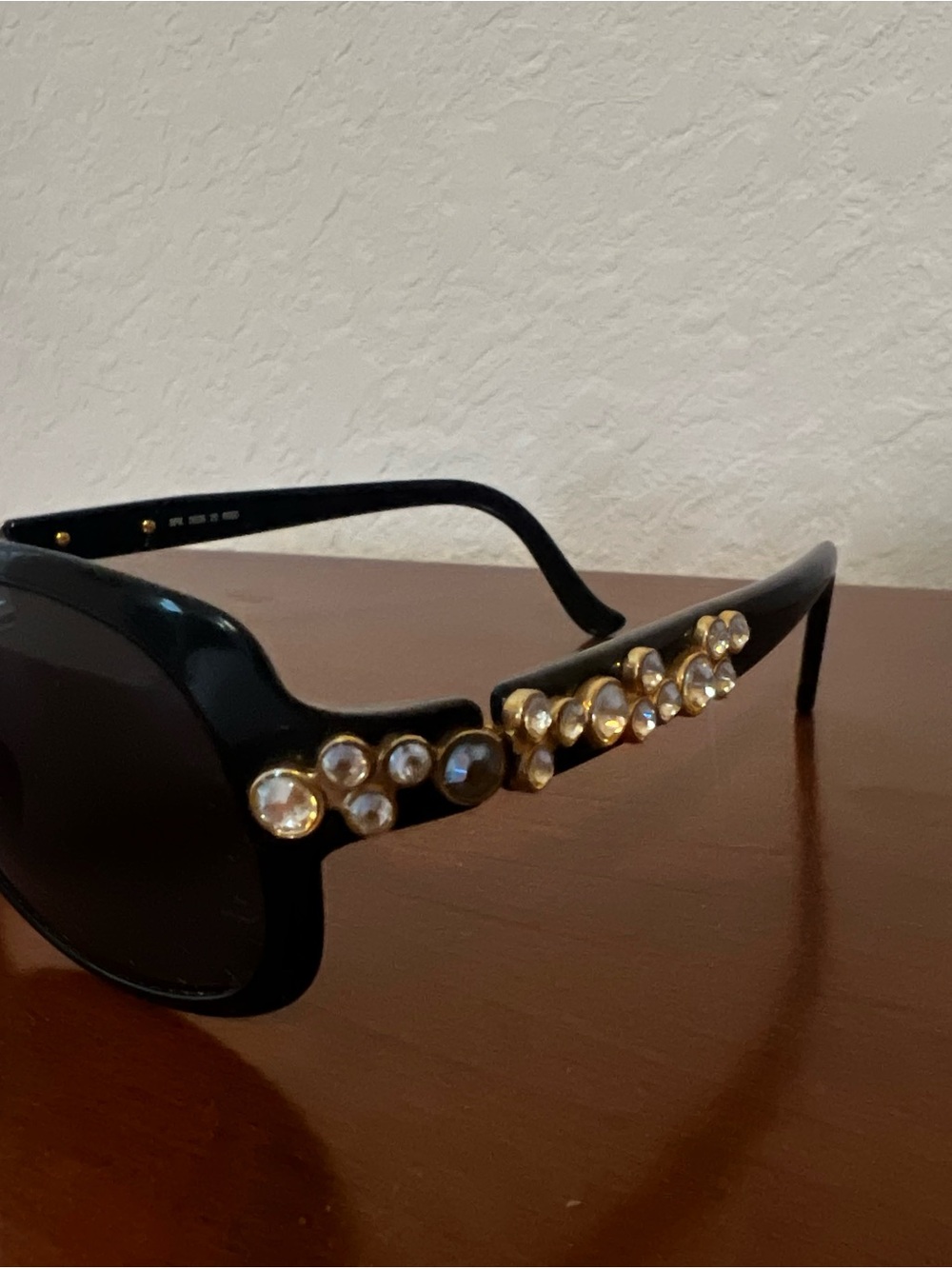 Vintage black Danielle Swarovski 
SPX S626 20 6050